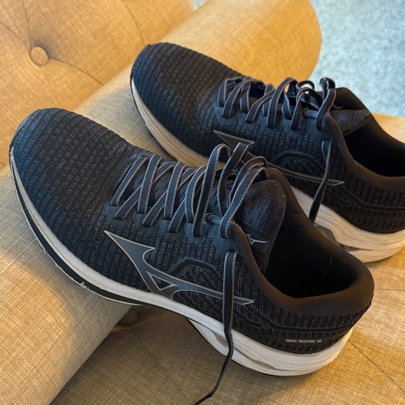 Mizuno Black Running Shoes men’s -wave inspire 18 - Picture 1 of 10